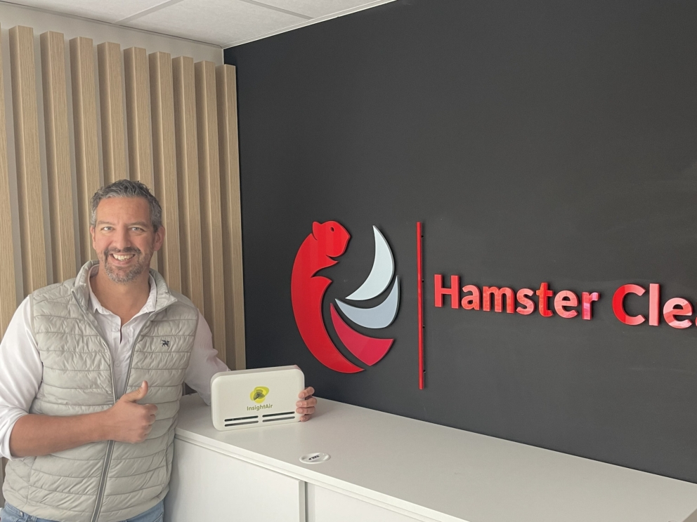 Hamster Cleaning Insight Air